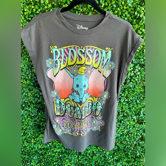 Disney - Blossom Dumbo The Flying Elephant - Graphic Shirt | Women’s XL - NWOT - Picture 1 of 8